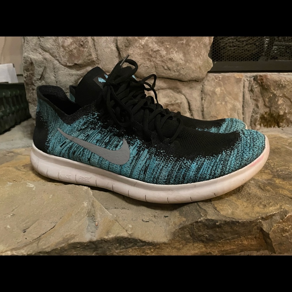 Nike free runs size 14